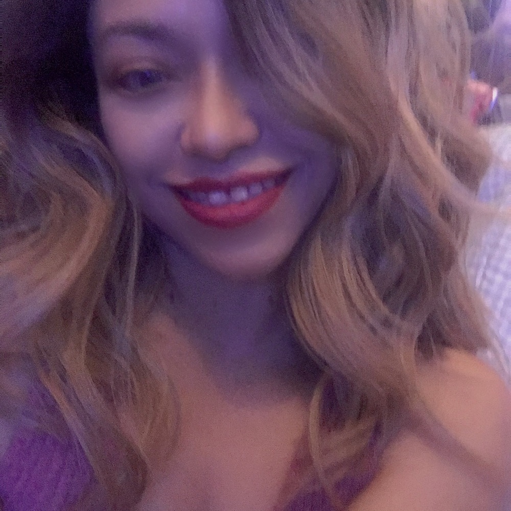 Meet your Posher, Claudia